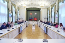 Работники строительной отрасли Кузбасса отмечены федеральными и региональными наградами