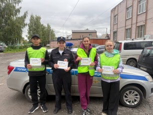 Сотрудники Госавтоинспекции и ЮИД напомнили водителям о начале учебного года
